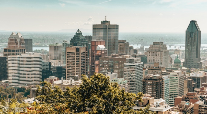 加拿大家庭移居