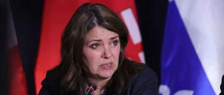 她或成现代首位被罢免省长？