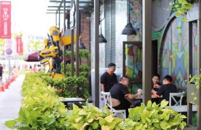 乐世界 记者3.jpg