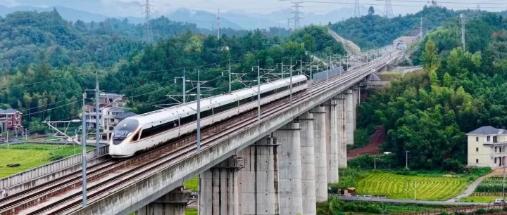 杭衢高铁开通运营 长三角城际快速交通网再添新动脉