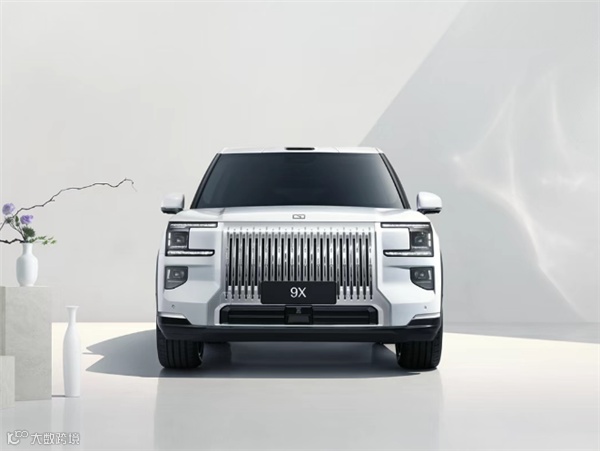 坐实“杭州湾库里南”！极氪9X纯白版官图公布：一眼尊贵