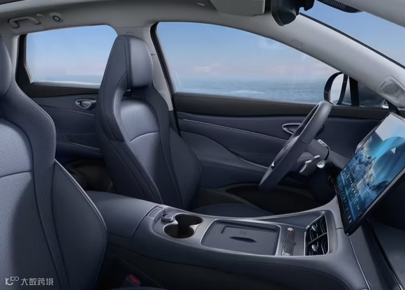 比亚迪海狮07DM-i智驾版内饰官宣：冰箱彩电按摩椅一应俱全！