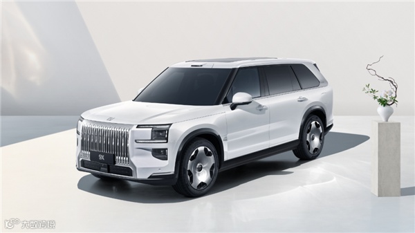 坐实“杭州湾库里南”！极氪9X纯白版官图公布：一眼尊贵