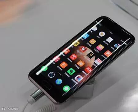 八曲面+前后双摄强大功能荣耀发售