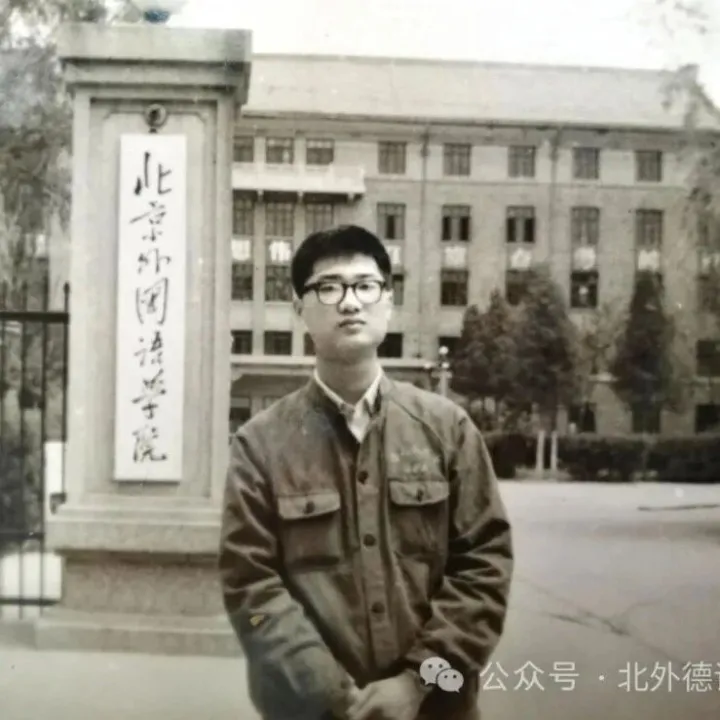 文以潤心，學(xué)以自信