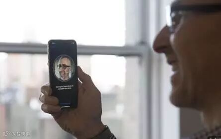 iPhone X面容ID为什么不能存储多张脸?