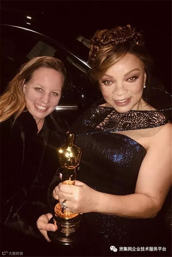 Ruth E. Carter凭3D打印黑豹披风和皇冠获奥斯卡最佳服装设计奖