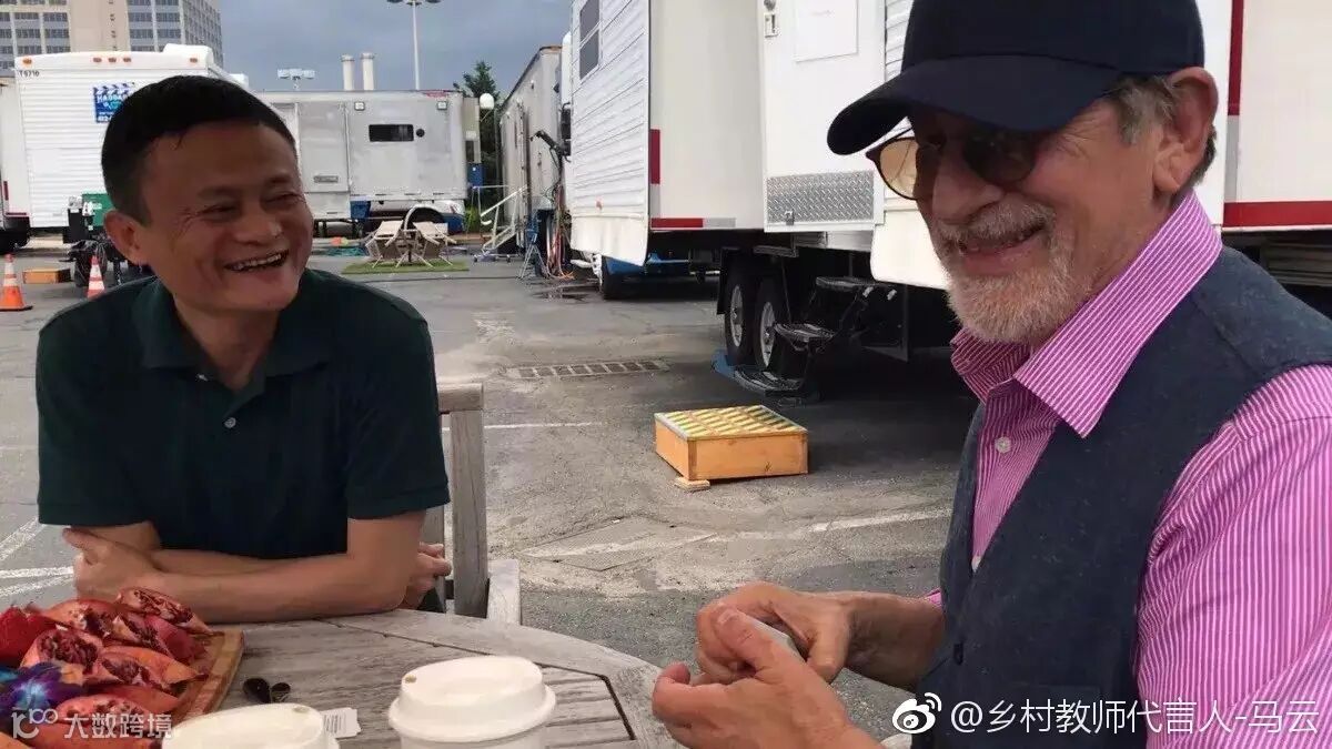 马云纽约探班斯皮尔伯格新片 “督导”两小时感叹拍片辛苦