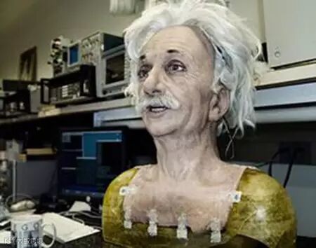 可以模拟脸部活动的最新机器人研发成功