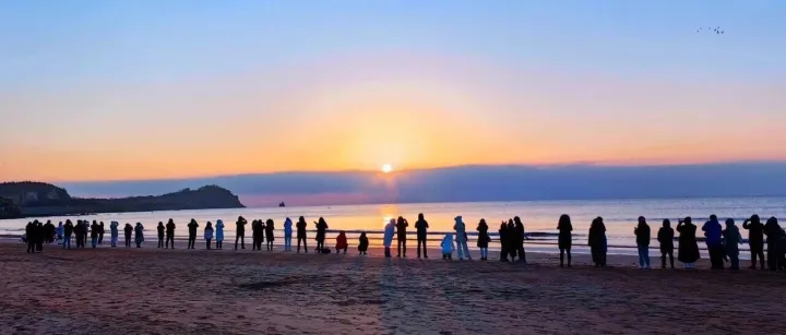 你好，2026！穿越周期的风浪，去握住那双具体的手