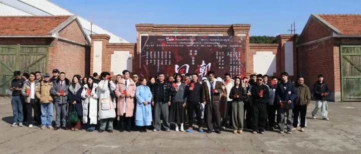 苍鹿影视无限流题材短剧《回潮》宁波开机 彭继磊导演携手张炣艾、萧澈解锁循环谜案