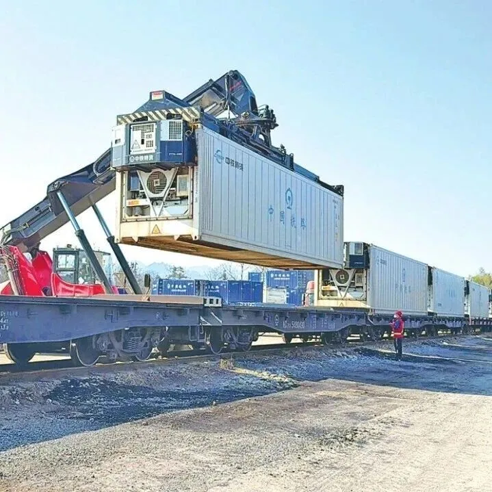 首趟“海南—<em>益阳</em>”冷链班列昨日抵益