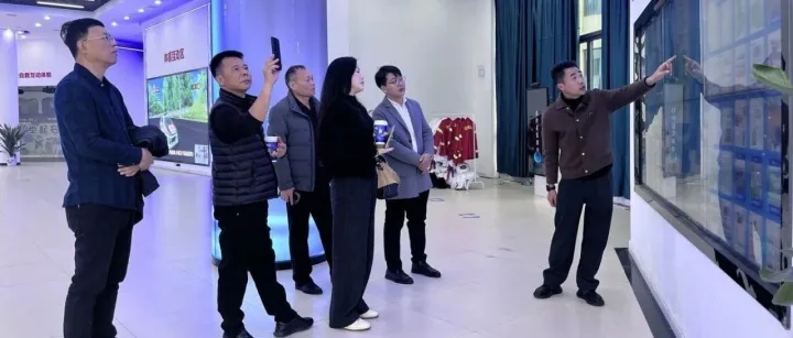 华汇集团领导一行莅临博迅考察交流