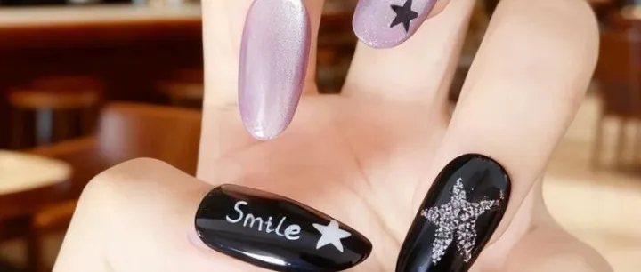 AI定制美甲 | 甜酷天花板，黑紫银星甲杀疯~