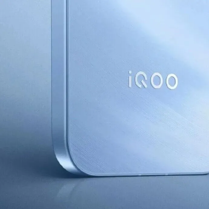 iQOOZ11Turbo，骁龙8G5，下放金属中框！