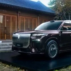 岚图与华为联合开发智能驾驶/智能座舱