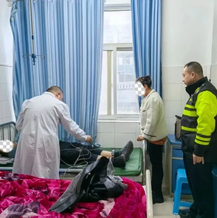 司机高速突发心脏不适 汉宁巡查员紧急代驾送医