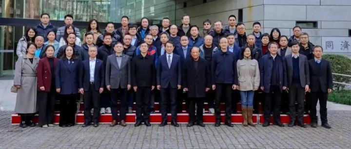 政产学研聚力！同济这场高峰论坛，为低空经济产教融合按下“加速键”