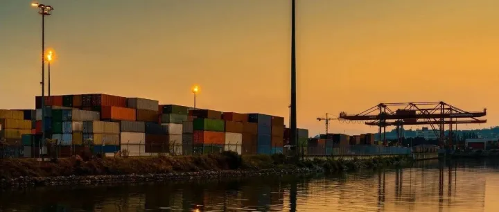 中世通外贸代理：20年经验帮企业简化出口流程