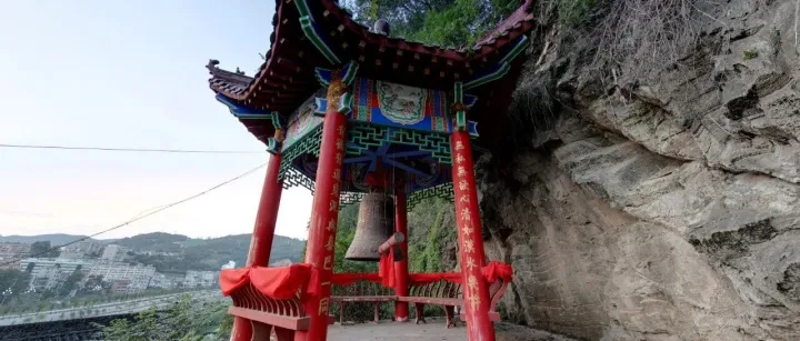 吴建华：一口太极钟