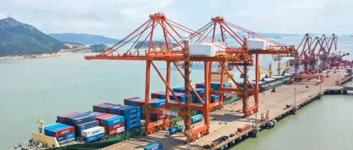 温州<em>港</em>“关地<em>港</em>企”联动案例获评省级<em>最佳</em>实践