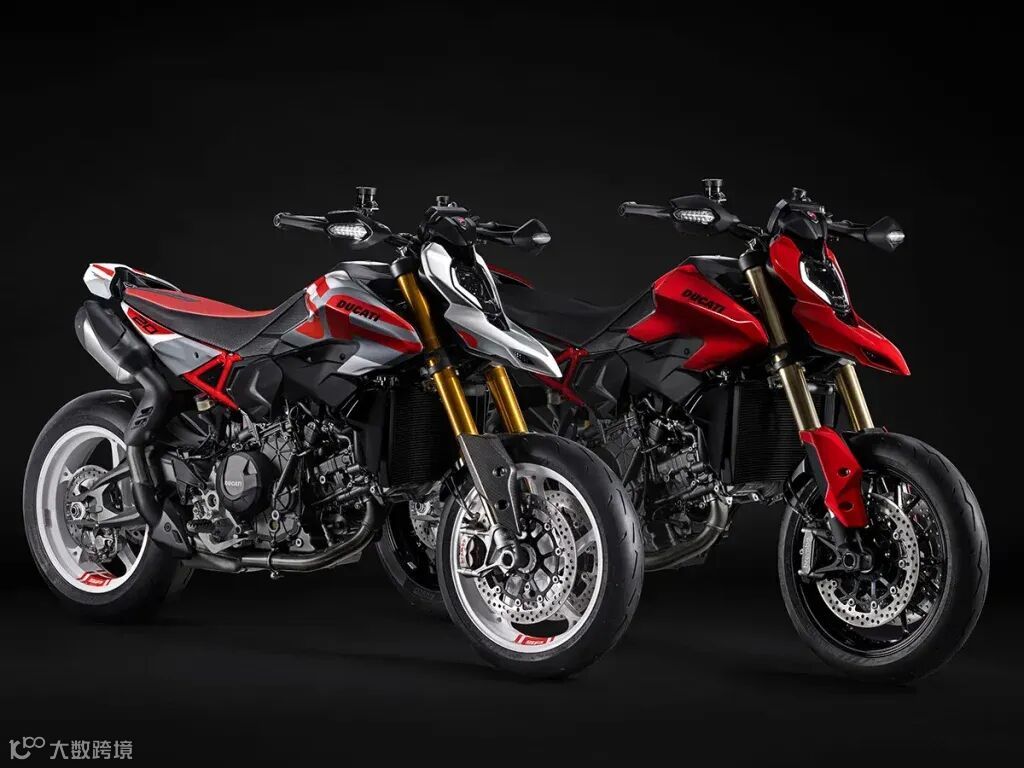 此系列車型包括標準版「Hypermotard V2」及配備Ohlins前後懸吊及鍛造輪圈的「Hypermotard V2 SP」