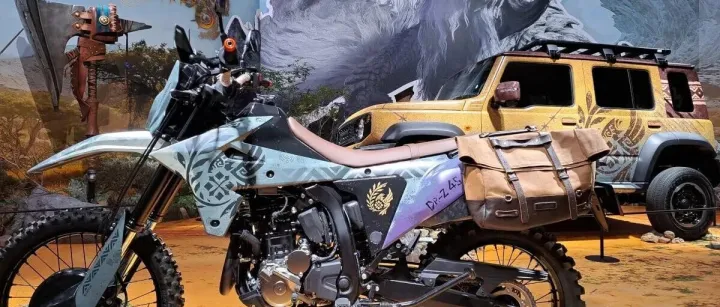 铃木《魔物猎人》DR-Z4S特别版、Jimny与GSX-8TT展区一次看｜东京改装车展2026现场直击