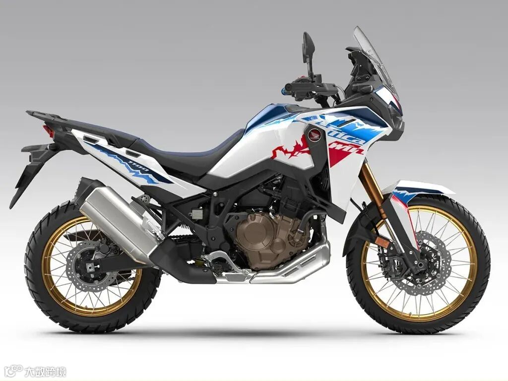 堪稱 Africa Twin 非洲雙代表色，採用經典三色塗裝的「珍珠耀白」。