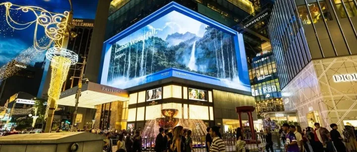 庐山“飞”出屏幕，邀世界看见东方诗意！|庐山裸眼3D视频亮相海外核心商圈