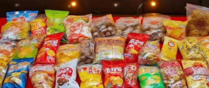 年关将至，卫龙大礼包，空运三天到海外家中