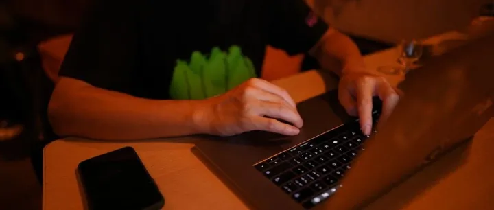 科长，我啥时候才能换电脑啊？