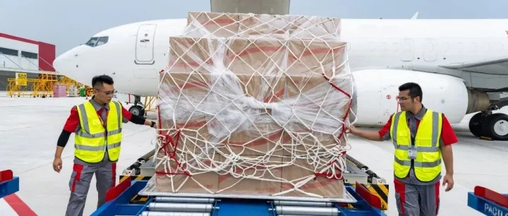 京東創(chuàng)新保稅物流模式，助力香港燕窩最快“當(dāng)日達(dá)”