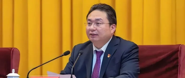 【决策参考】省委组织部副部长余珂任十堰市代理市长