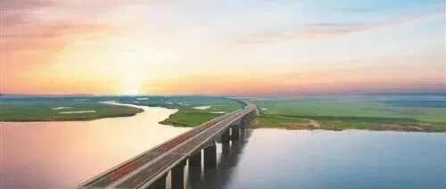 《江西日报》整版聚焦：省国资委激活创新引擎 融合产业新篇