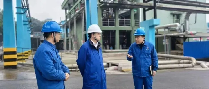 杨和成带队开展元旦节期间安全检查并慰问在岗职工