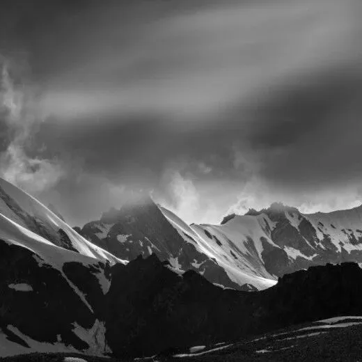 铝：氧化铝弱VS电解铝强 价格背离短期能否缓和