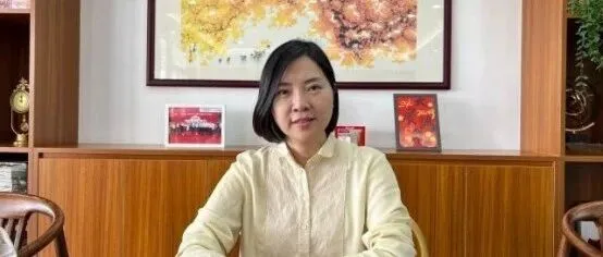 卖楼押注的亲姐，不卖隔夜肉的弟，不姓钱的“钱大妈”炼成130亿