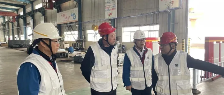 袁志科到钢结构项目部开展2025年度党建工作考核