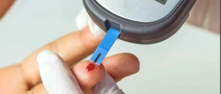 午间<em>60s</em> || 高血糖和低血糖，哪个危害更大？