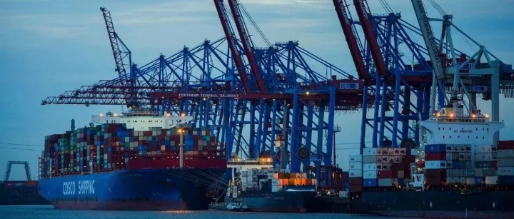 狂涨50.5%！香港‘新三宝’重磅登顶，碾压内地！