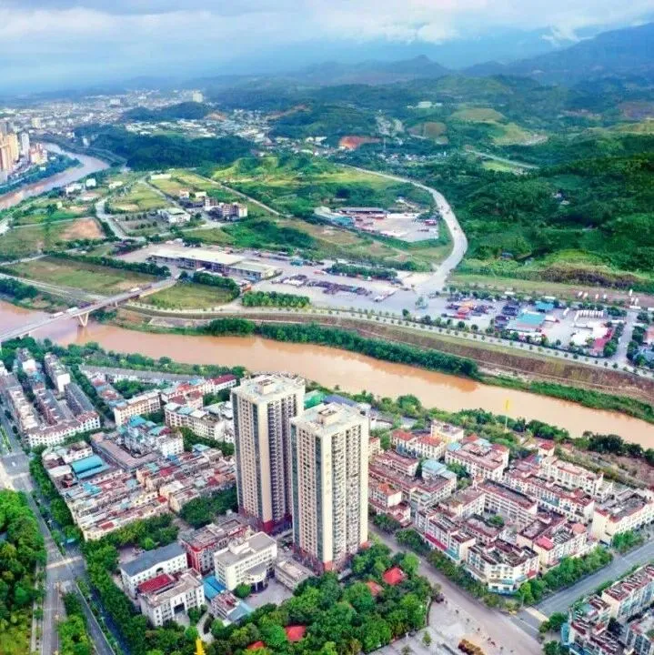 “智慧引擎”動能澎湃 國門通道變開放樞紐