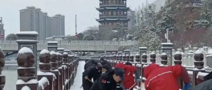 雪落鳳城，文旅物業(yè)守護安全“暖意濃”