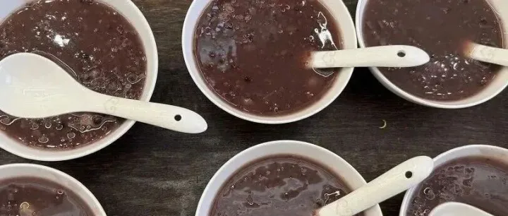 粥暖全城，暖意不散｜留芳茶社×留芳<em>桃園</em>里 臘八暖心時(shí)刻