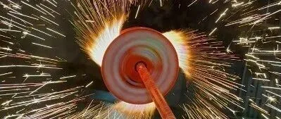 9歲兒子一次過(guò)分玩樂(lè)，讓爸爸“買(mǎi)單”33萬(wàn)余元！