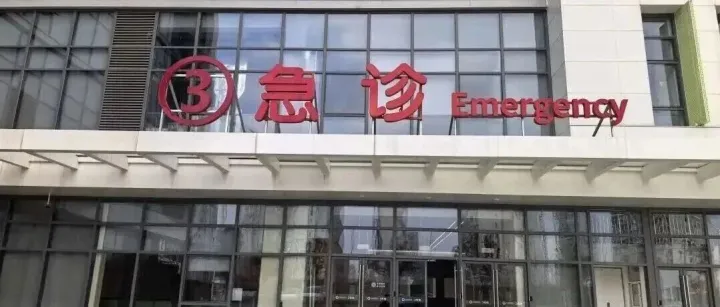 怕13歲女兒洗澡挨凍，父親一個(gè)舉動(dòng)差點(diǎn)讓她沒(méi)了命！