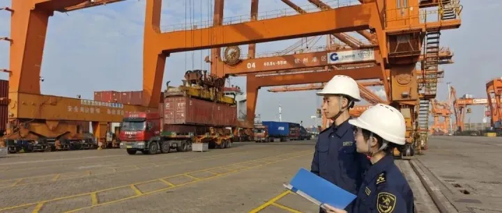 一單貫通 貨物暢行 海關(guān)多式聯(lián)運(yùn)新政試點(diǎn)啟動(dòng)