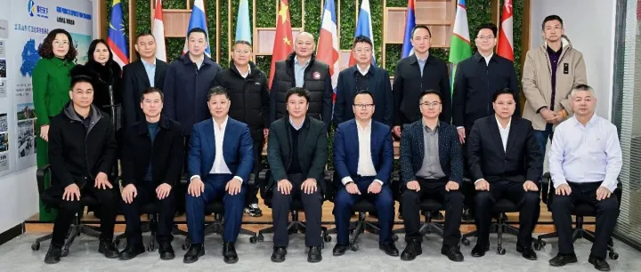 暖冬梅州行·客情聚泉城！梅州市胡学冬副市长带队走访山东客行天下跨境出海平台