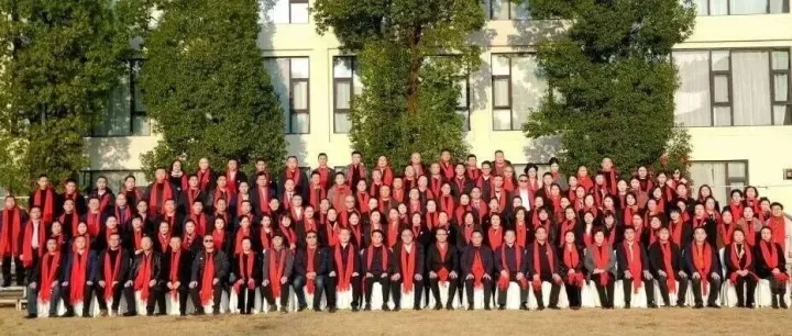 2025年度遵義市新蒲新區(qū)民營(yíng)企業(yè)家年會(huì)隆重舉行