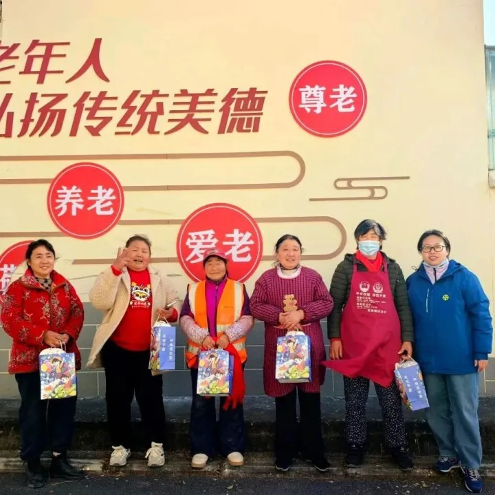 溫暖“織”出來(lái)：雙墩鎮(zhèn)的“煥她之光”與靜安社工的基層創(chuàng)新實(shí)踐