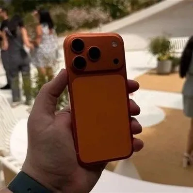 还是熟悉的味道 iPhone 18系列外观出炉